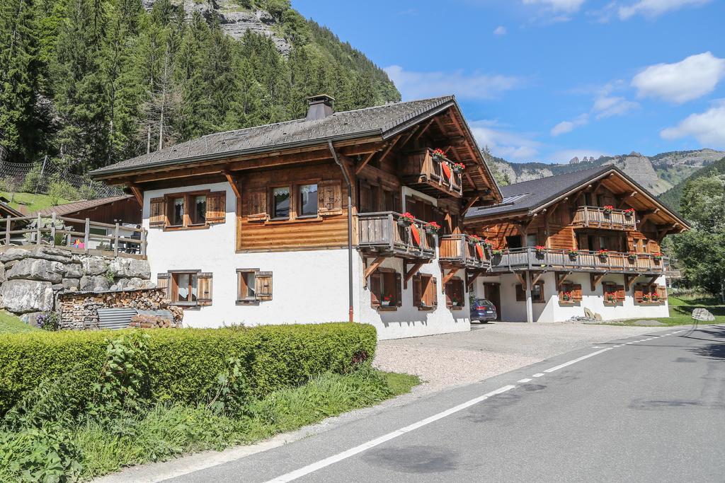 Bed And Breakfast Chalet Manava Морзин Экстерьер фото